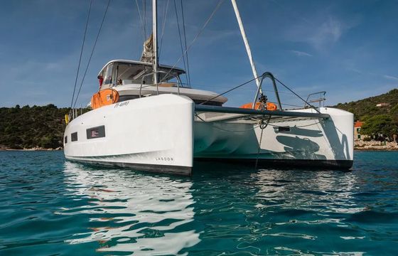 Lagoon 55 (6 cab)