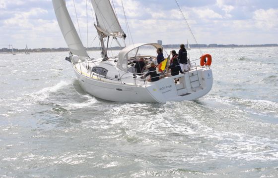 Bénéteau Oceanis 43