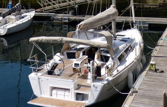 Dufour 360