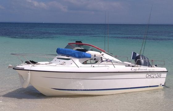 B2 Marine Cap Ferret 500 Cabin