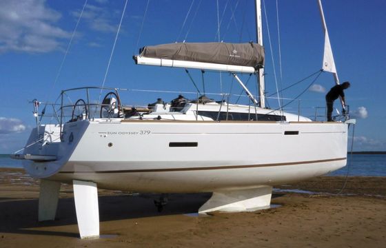 2 Sun Odyssey 379 DL 3CAB