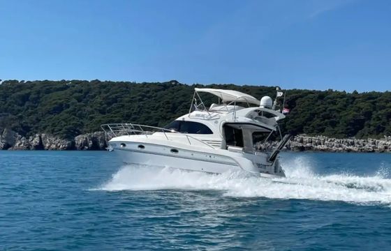 Galeon 330 Fly