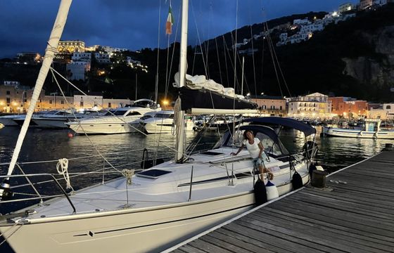 Bavaria 37