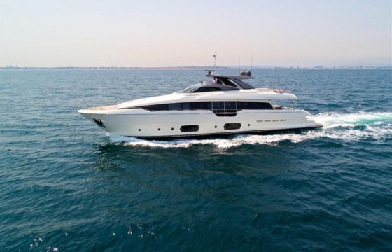 Ferretti 96