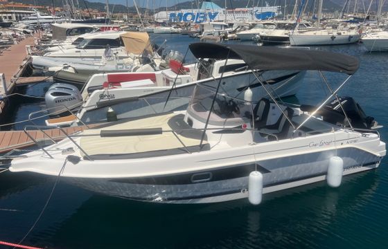 B2 Marine Cap Ferret 702 Open