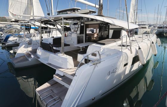 Lagoon 42