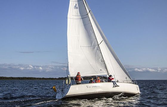 J-Boat 100