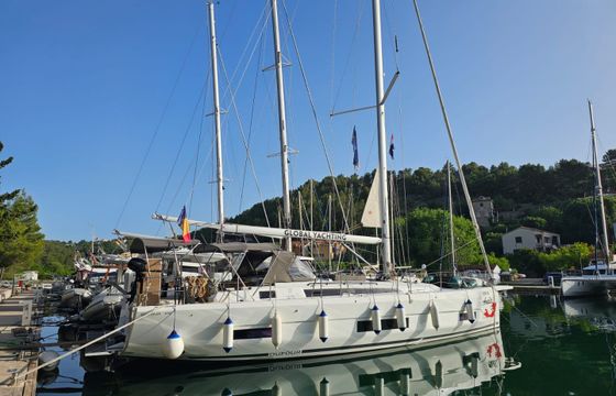 Dufour 470