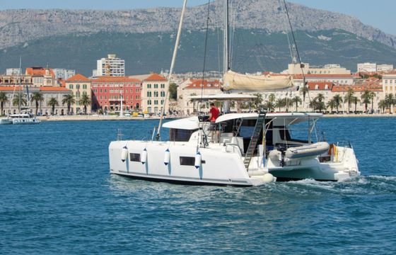 Lagoon 42