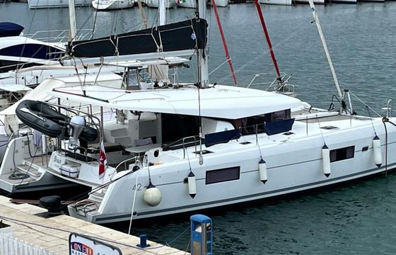 Lagoon 42