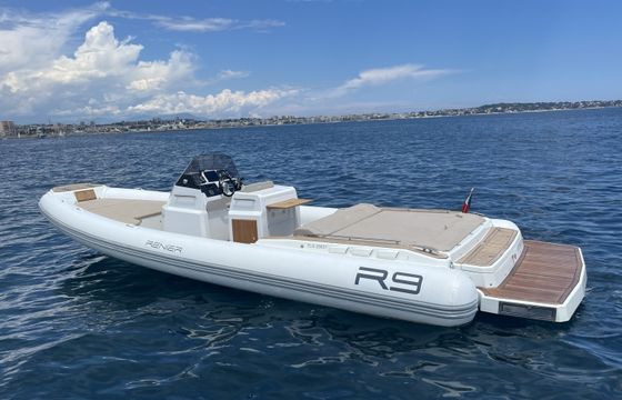 Renier R9 Tourer