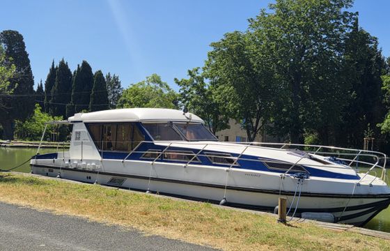Nicols 1300
