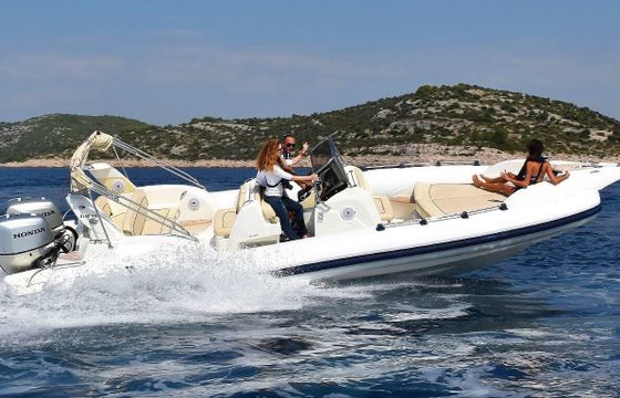Marlin Boat 26