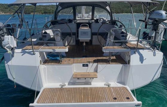 Bavaria C42 (3 cab.)