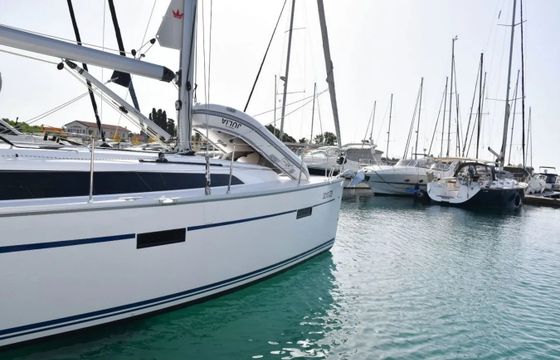 Bavaria Cruiser 37