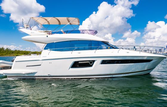 Prestige Yachts 52