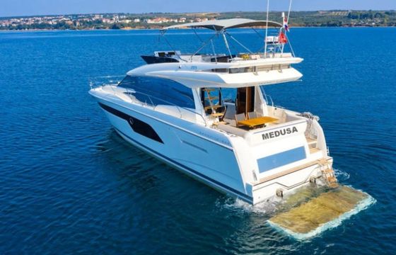 Jeanneau Prestige 520 Flybridge - 3 + 1 cab.