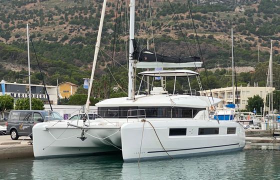 Lagoon 51