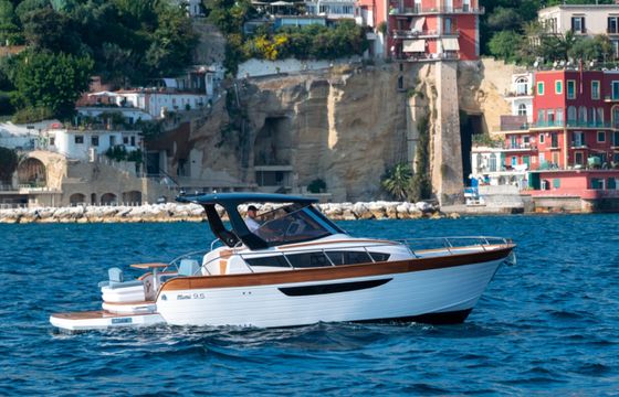 Mimi 9.5 cabin