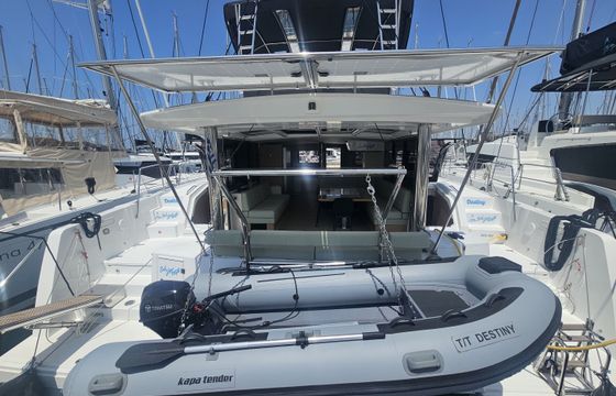 Bali 4.8 (6+1 cab)