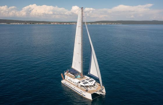 Custom Made Upwind 50 Eco - 4 + 1 cab.