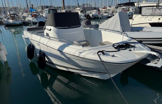 Jeanneau Cap Camarat 7.5 CC