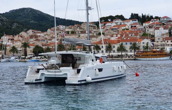 Fountaine Pajot Astrea 42