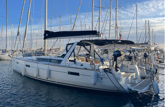 Bénéteau Oceanis 45