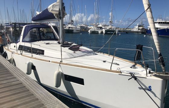 Bénéteau Oceanis 38 Weekender