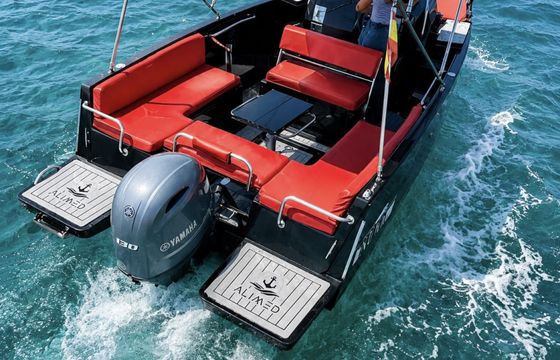 Nuva Yatchs M6 Cabin