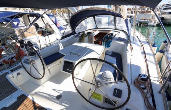 Bénéteau Oceanis 43