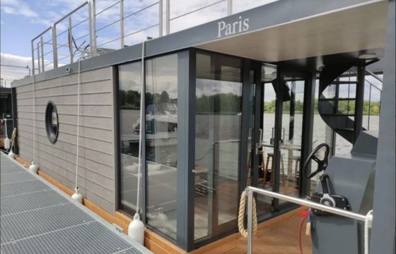 1 Woodstream-Hausboot