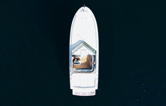 Tornado 38 Flush Deck