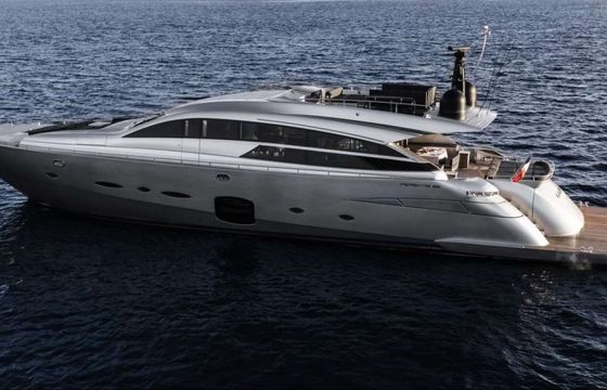 Pershing 92'Pershing