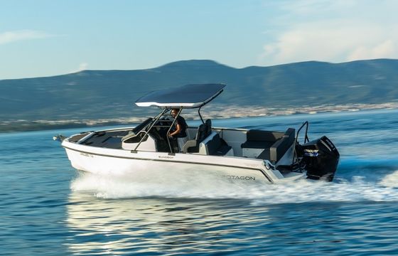 Protagon Yachts Sundeck 25