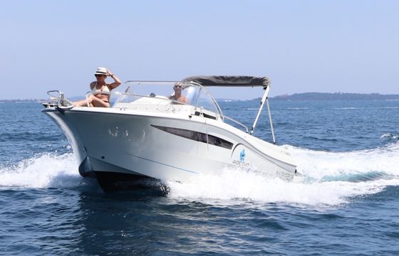 Sea-Life Pacific craft 750 sun cruiser