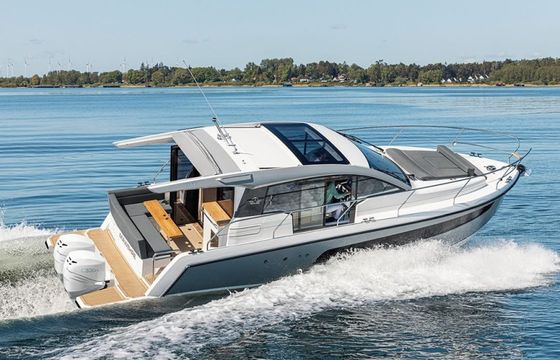 Sealine C335