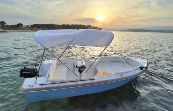Silver yacht 495