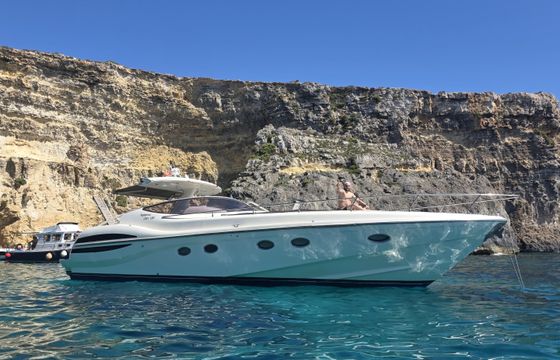 Sea Ray 440 Express Bridge