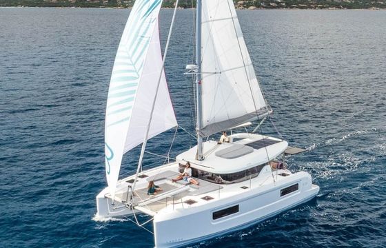 Lagoon 38 (6 cab.)
