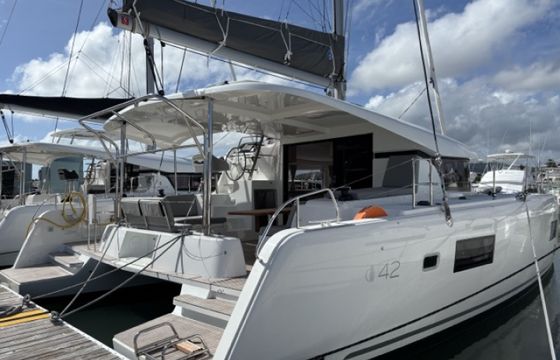 Lagoon 42