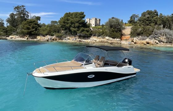 Quicksilver Activ 755 Sundeck