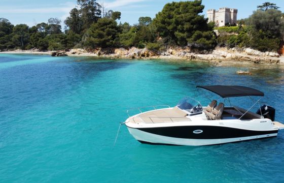Quicksilver Activ 755 Sundeck