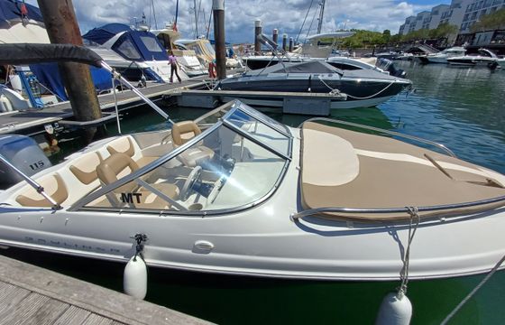 Bayliner Capri