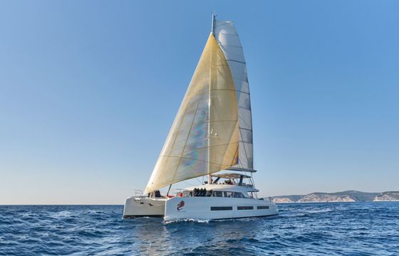 Lagoon Seventy 7