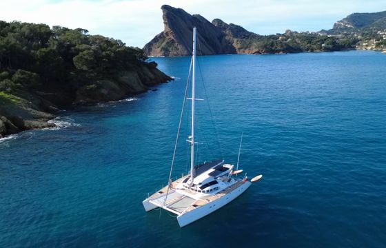 Lagoon 570