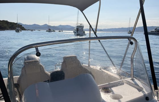 Quicksilver Activ 555 Open