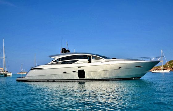 Pershing 72