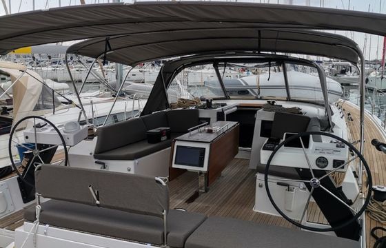 Dufour 470