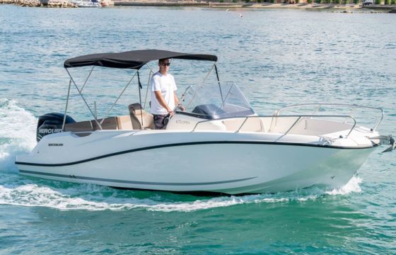 Quicksilver Activ 675 Open